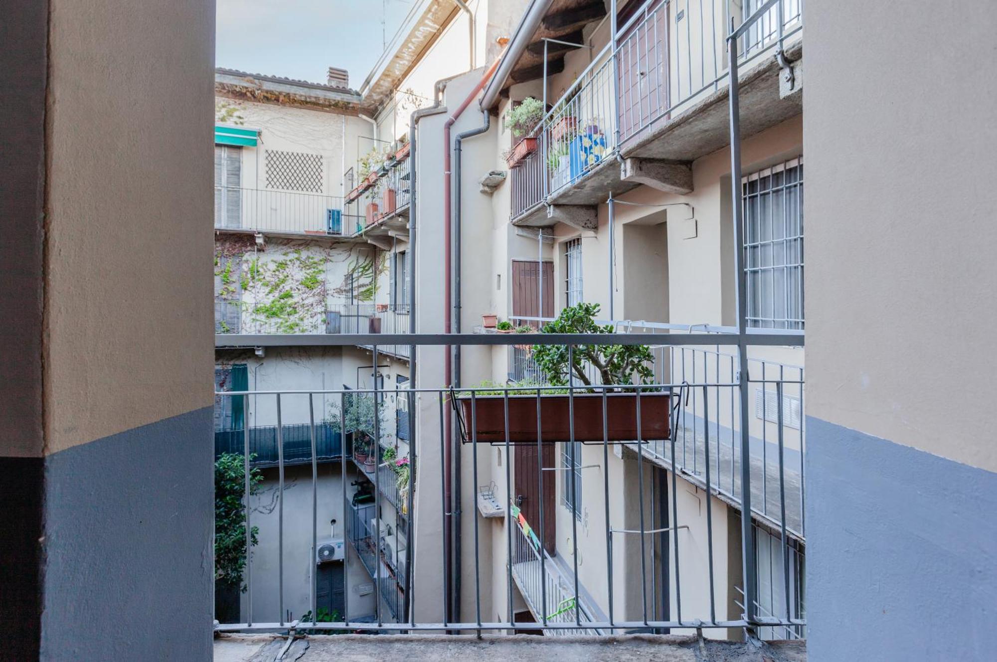 Sant Ambrogio Lovely Flat Milan Bagian luar foto